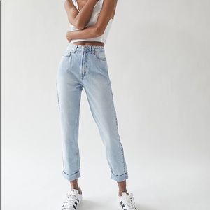 ✨3 for $25✨ BDG High Rise Mom Jeans